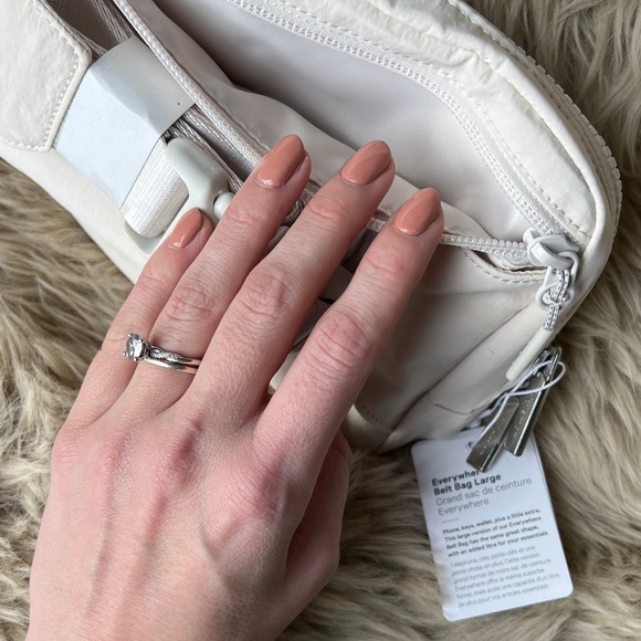 Lululemon | NWT Everywhere Belt Bag Large 2L White Opal New Tags Sold Out - Picture 12 of 15